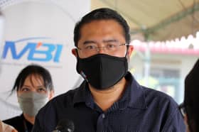 400 pelajar DUN Meru dapat bantuan persekolahan tahun depan