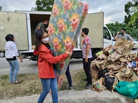 Wakil rakyat bersengkang mata selamat mangsa bah, terpaksa tidur tepi jalan