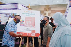 MB lancar novel kedua Dr Maszlee di Pesta Buku Selangor
