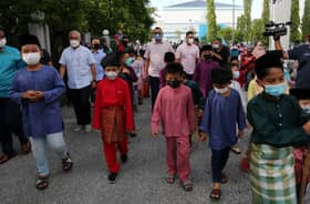 60 kanak-kanak DUN Seri Setia sertai khatan beramai-ramai