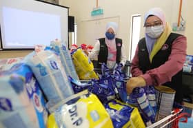 Bantuan susu, lampin pakai buang ringan beban suri rumah anak lima