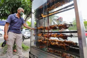 Dari bilik papan lapis ke restoran, ayam golek bawa limpahan rezeki