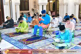 Sultan berangkat ke majlis bacaan Yasin Almarhumah Tengku Thuraya