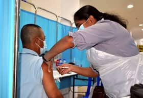 Lebih 12 juta populasi dewasa dapat suntikan dos penggalak