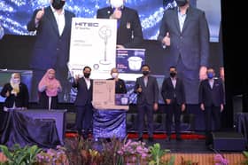 301 kakitangan MBSA mangsa bah terima bantuan wang tunai, peralatan elektrik