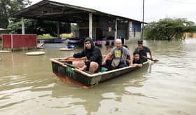 Air bah cecah dua meter, penduduk Pasir Mas dakwa terburuk dalam 40 tahun