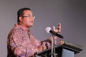 Be fearless like dragon, Amirudin urges public in CNY message