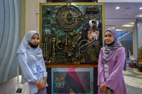 Dua beradik guna bahan kitar semula berkarya kisah perjuangan lawan Covid-19