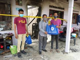 Empat keluarga mangsa kebakaran di Sungai Buloh terima bantuan Yide