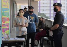 SPR: Penggunaan telefon bimbit di tempat mengundi tidak dibenarkan