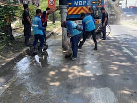 Banjir: KDEBWM bersih longkang, jalan di Taman Buana