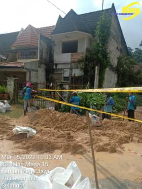 Ampang landslide: KDEBWM builds sand barrier, prevent water entering houses