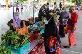 Ramai mengeluh harga sayur, buah melonjak hingga 30 peratus