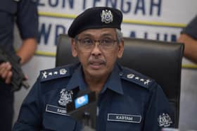 Kastam patah cubaan seludup enam kontena minuman keras, cerut