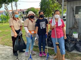 林怡威与SS2南区居民大扫除 照顾地方上卫生