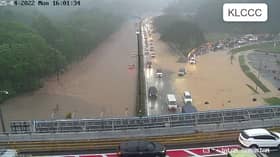Kuala Lumpur dilanda banjir kilat, jalan sesak teruk