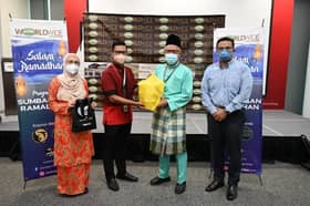 400 bekas bubur lambuk diagih kepada anak yatim, pusat dialisis