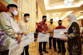 Over 2,600 mosque officers receive MBI’s Ramadan donation