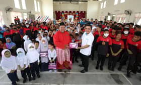 MBI santuni warga sekolah Orang Asli, hulur sumbangan hari raya