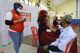 Pakar perubatan kongsi maklumat kesihatan pada Selangor Saring di Sekinchan Ahad ini