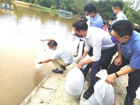 20,000 benih ikan dilepas ke kolam, beri kesedaran pulihara ekosistem alam