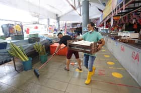 Peniaga terpaksa buka kedai, penuhi permintaan pelanggan