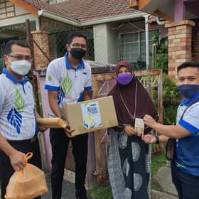 100 asnaf terima sumbangan Aidilfitri dari Zakat Selangor