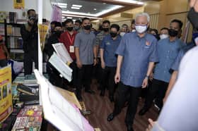 PM lawat Pavilion Selangor, puji PPAS sedia kelas 14 bahasa asing