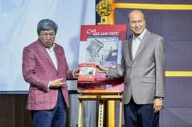 Sultan Sharafuddin salutes Lee Lam Thye on his political journey