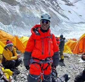 Elanghovan catat sejarah, rakyat Malaysia tertua takluk Everest 