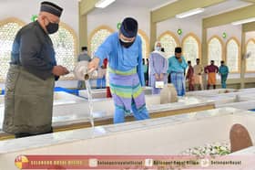 Sultan, Tengku Permaisuri berkenan ziarah Makam Diraja Kota Melawati