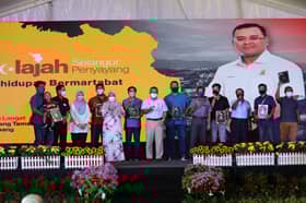 MB hands over offer letters to Rumah SelangorKu homebuyers