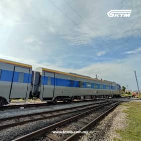 Perkhidmatan KTM Komuter alami kelewatan akibat pokok tumbang