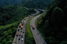 Aliran trafik di lebuh raya utama lancar pagi ini