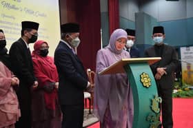 Permaisuri Agong rasmi bank susu patuh syariah pertama negara