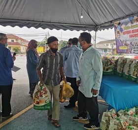Aidiladha: 100 penduduk Ijok terima bantuan makanan, daging korban
