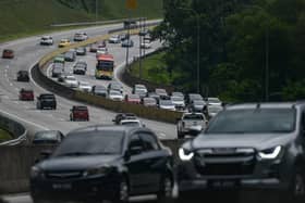 Aliran trafik kenderaan hala ke Lembah Klang mulai sesak