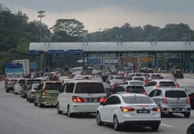 Motorists save up to 83 pct after toll hike freeze — Minister