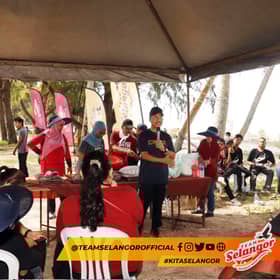 Team Selangor, MPKL, Tanjung Sepat rep participate in beach cleanup