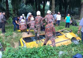 17 injured after school van skidded into roadside drain