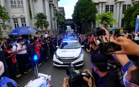 Najib arrives at Kajang Prison to serve his sentence