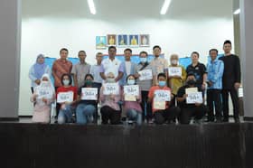 Pelajar cemerlang SPM 2021 DUN Batang Kali terima hadiah wang tunai