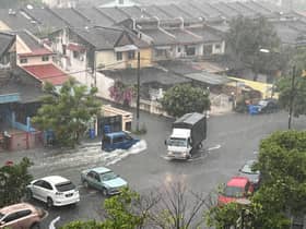 Flash floods hit Taman Sri Muda, Bomba deploys two boats to monitor situation