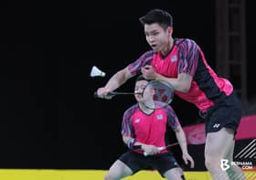 Shuttlers Aaron-Wooi Yik tame Peng Soon-Kian Meng for bronze