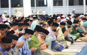 Sultan berkenan rasmi Masjid Putra Height, antara terbesar di Petaling