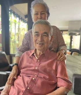 Ingatan Pak Lah merosot, sukar untuk bercakap - Khairy