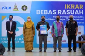 MBI lancar Buku Panduan Integriti, komited amal tadbir urus telus