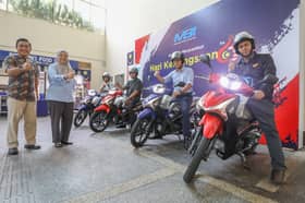 Four lucky visitors of Jelajah Selangor Penyayang receive motorcycles