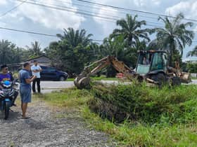 Port Klang ditches cleared up in preparations for Northeast Monsoon