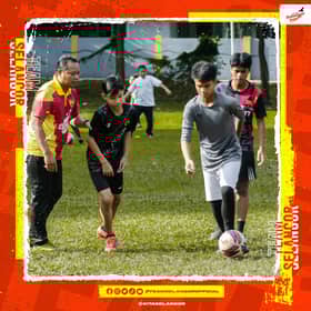30 bakat muda orang asal sertai klinik asas bola sepak Team Selangor